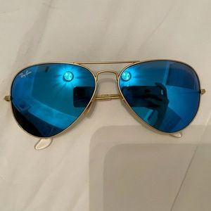 Ray-Ban Blue Mirror Aviator Sunglasses